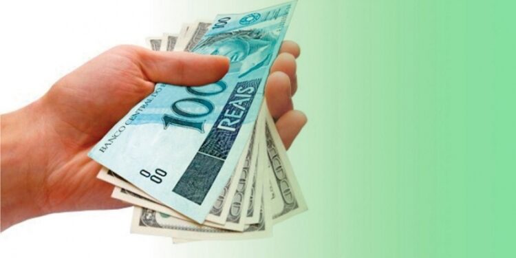 Orçamento prevê salário mínimo de R$ 1.509 em 2025