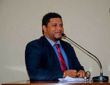 Valdir Cruz entra na Justiça para sair do Republicanos