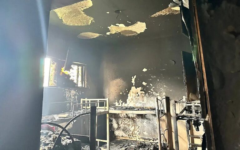 Incêndio destrói parte da sede do Samu em Feira de Santana