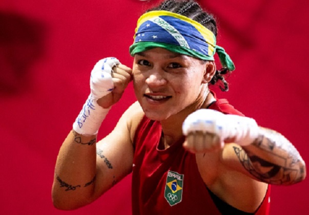 Baiana Bia Ferreira vence chinesa e é tricampeã do Strandja na Bulgária