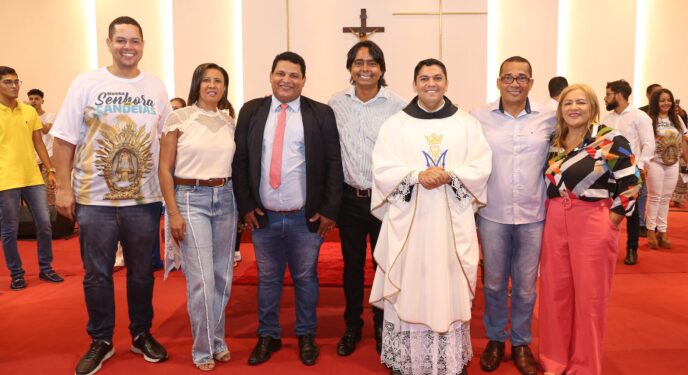 Prefeito, secretários e vereadores participam de novenário de NS das Candeias