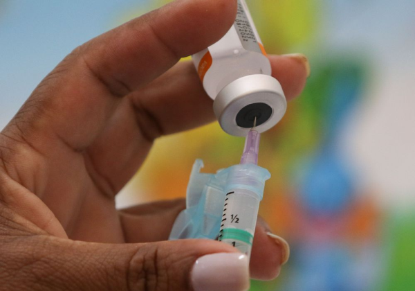 Saúde reforça importância de completar ciclo vacinal contra a covid-19