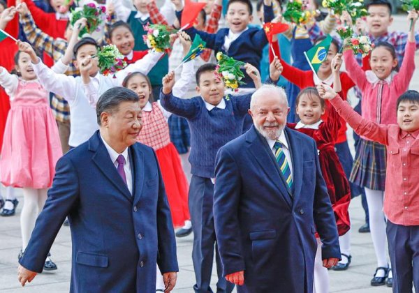 Brasil e China assinam 15 novos acordos em Pequim