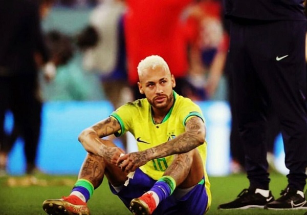 Venda do Manchester United pode facilitar saída de Neymar do PSG, diz publicação