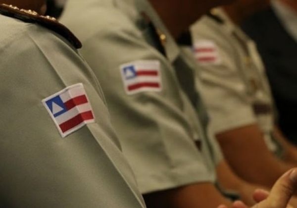 Criança engasgada é salva por policial em Lauro de Freitas