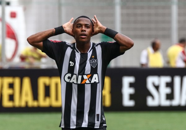 Pedido de vista suspende julgamento de Robinho por até 90 dias, diz coluna