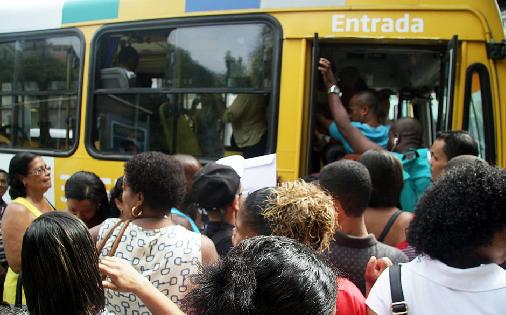 Rodoviários fazem paralisação e Salvador amanhece com parte da frota de ônibus reduzida