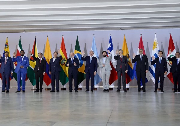 Presidentes criam grupo para definir integração na América do Sul