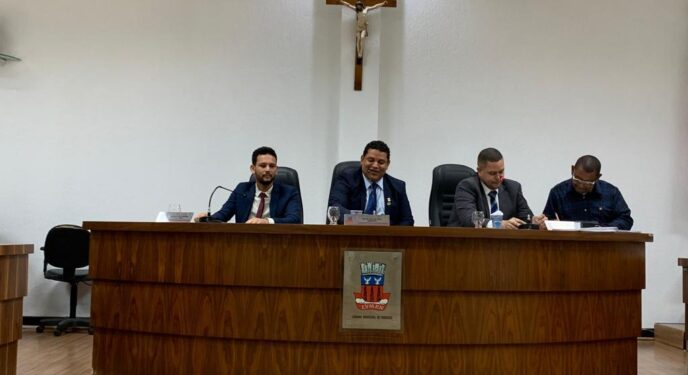 Candeias: Câmara cria e muda Secretarias e faz reconhecimento ao Bloco Malê