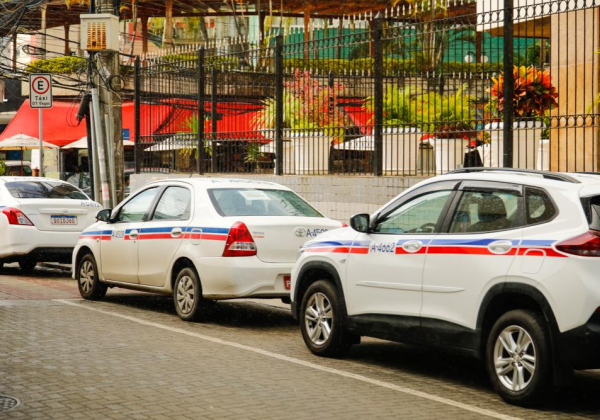 Taxistas credenciados de Salvador terão documentação digital