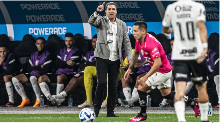 Corinthians perde para o Independiente Del Valle na estreia de Luxemburgo
