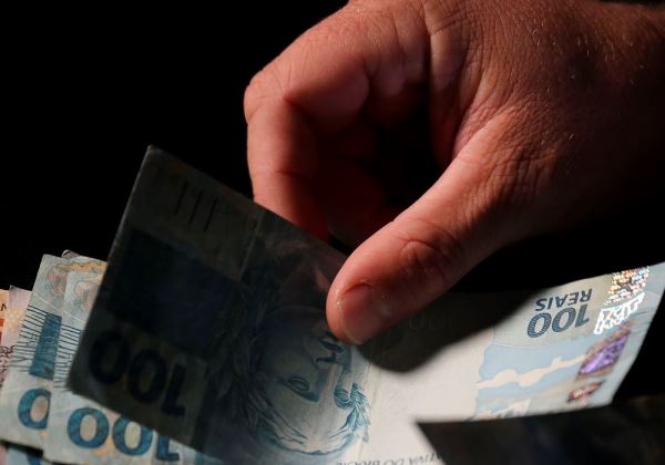 INSS começa a pagar antecipação da primeira parcela do 13º salário
