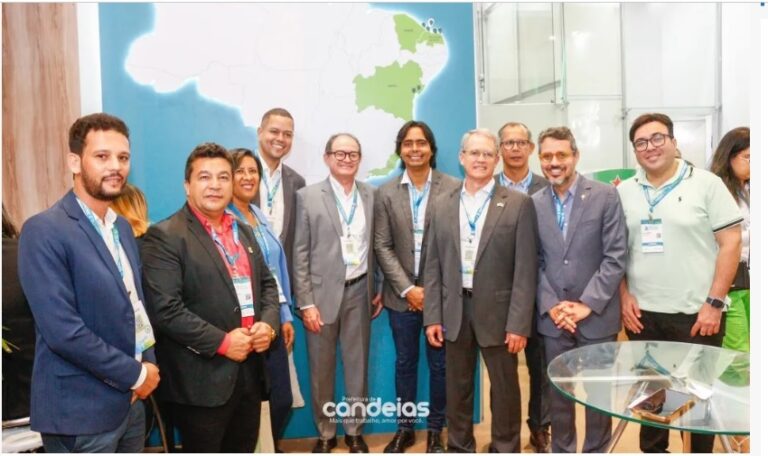 Prefeito e vereadores prestigiam lançamento de livro sobre “Candeias – Os 80 anos da indústria do petróleo no Brasil”