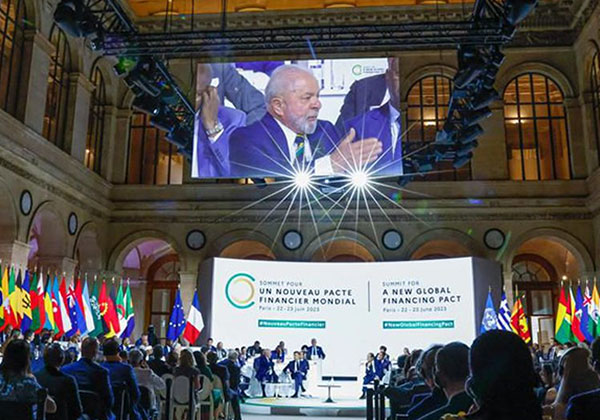Na França, Lula diz que exigências da União Europeia para acordo com Mercosul são ameaça