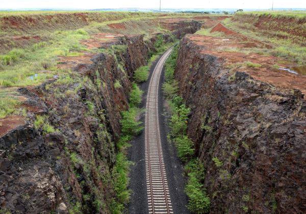 Presidente Lula entrega nesta sexta-feira obra que conclui Ferrovia Norte Sul