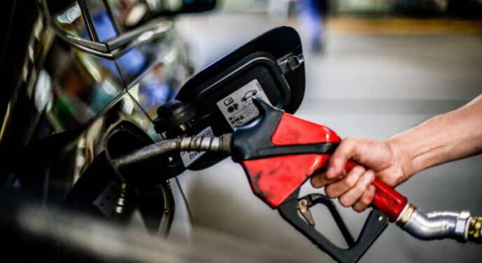 Gasolina sobe R$ 0,19 por litro com alta do ICMS