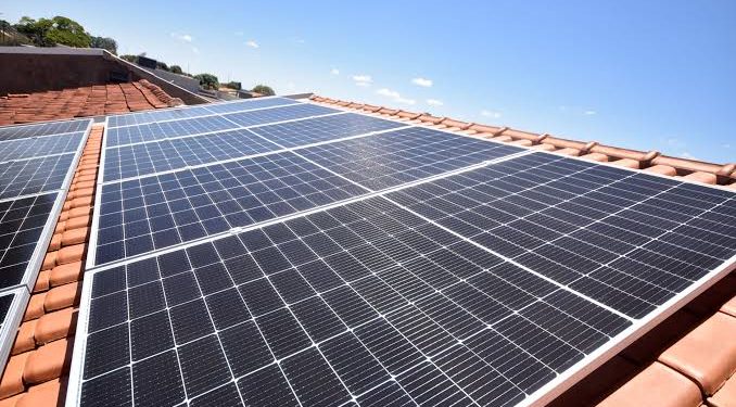 Candeias: Prefeitura implementa Lei para uso de energia solar no município