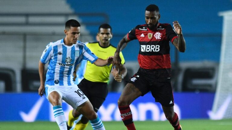 Flamengo vence Racing e classificação fica próximo
