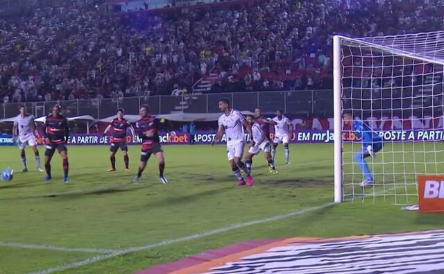 Vitória derrota Ituano e mantém liderança