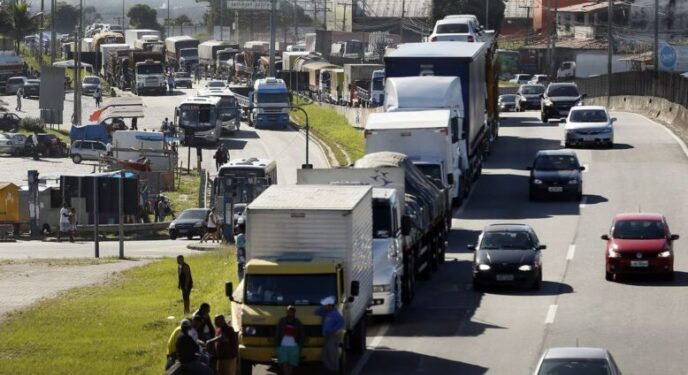 STF derruba 11 pontos da Lei dos Caminhoneiros
