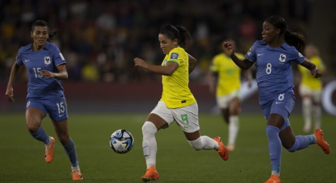 Copa Feminina: Brasil não resiste à França