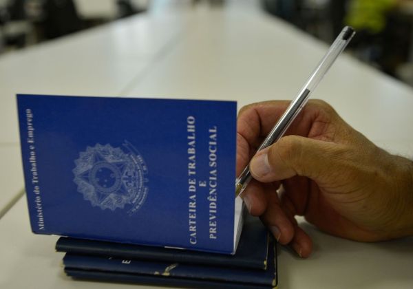 Bahia gera 12,8 mil empregos com carteira assinada em maio e mantém liderança no Nordeste