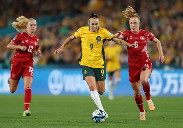 Dona da casa, Austrália bate Dinamarca e chega às quartas de final da Copa do Mundo Feminina