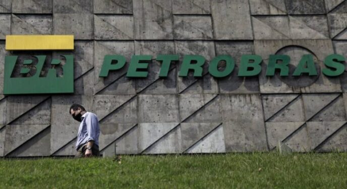 Combustíveis mais caros; gasolina passa em média de R$ 6,20 na Bahia