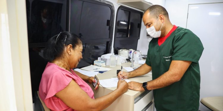 Candeias: Mutirão de Atenção Especial (MÃE) beneficia moradores do Largo da Areia