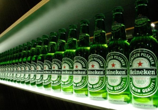 Heineken vende 100% das operações na Rússia por um euro e deixa país