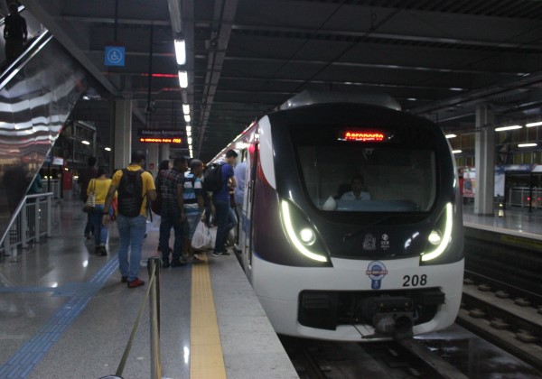 Apagão: linha 2 do metrô volta a funcionar sem cobrança de passagem