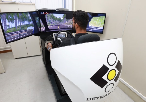 Detran leva ação educativa a shopping na Semana Nacional do Trânsito