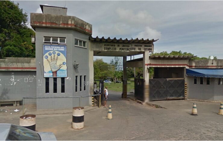 Fuga em massa da Penitenciária Lemos de Brito na Mata Escura é impedida pela PM; fuzis e pistolas são apreendidos na ação