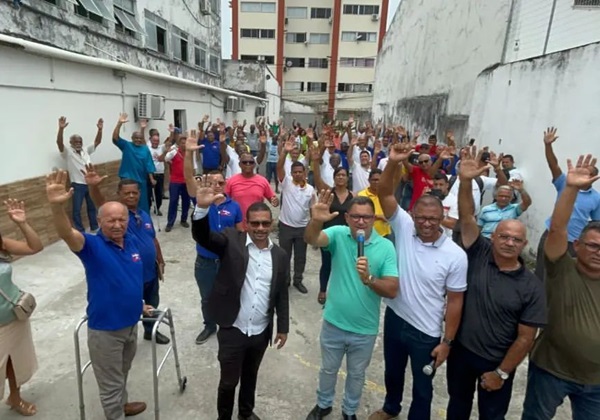 Rodoviários aprovam estado de greve em Salvador após assembleia geral
