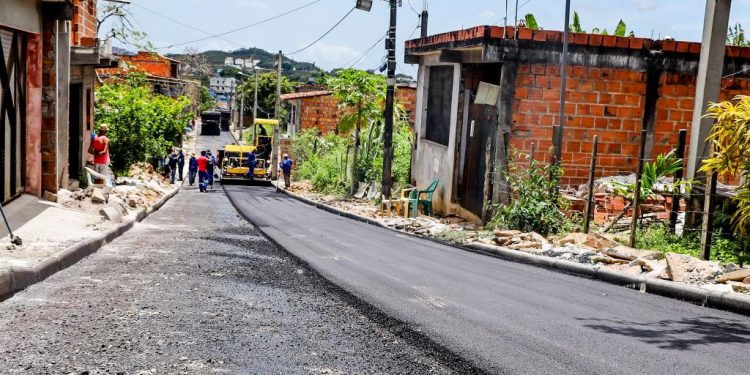 Candeias: Prefeitura inicia pavimentação asfáltica no Ouro Negro