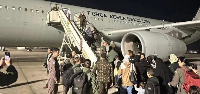 Novo grupo de repatriados de Gaza chegará ao Brasil nesta madrugada