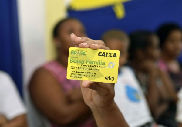 Caixa paga novo Bolsa Família a beneficiários com NIS de final 7