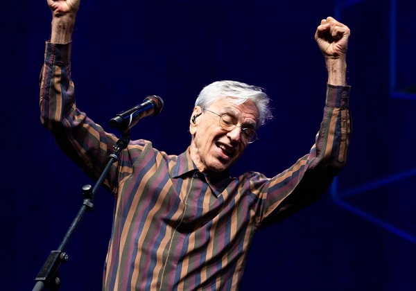 Caetano Veloso processa Osklen e pede R$ 1,3 milhão