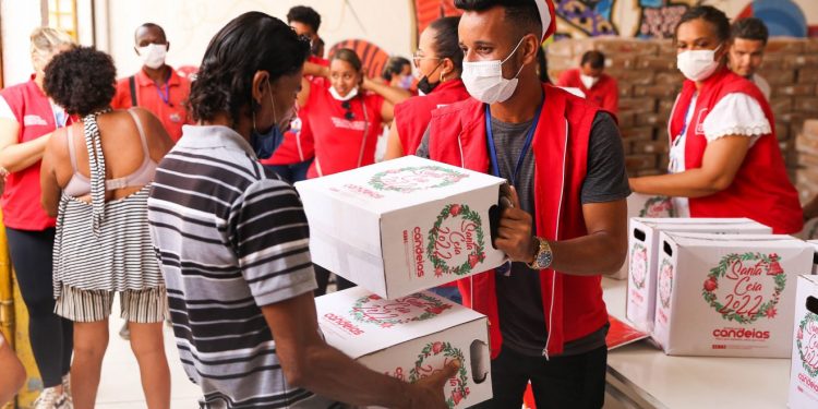 Prefeitura inicia a entrega da Santa Ceia nesta terça-feira (19); mais de 23 mil famílias serão beneficiadas