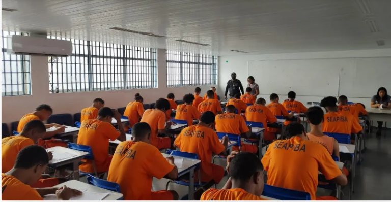 Número de inscrições no Enem para detentos cresce 38% na Bahia, aponta Seap