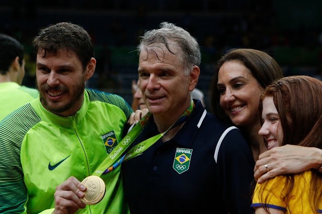 Bernardinho reassume comando da seleção masculina de vôlei
