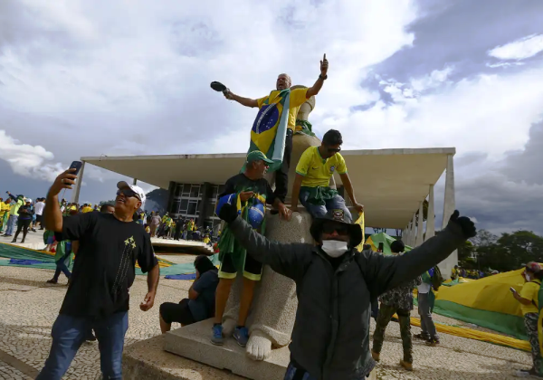 Pelo menos 14 governadores faltaram ao evento alusivo ao ato de 8 de janeiro