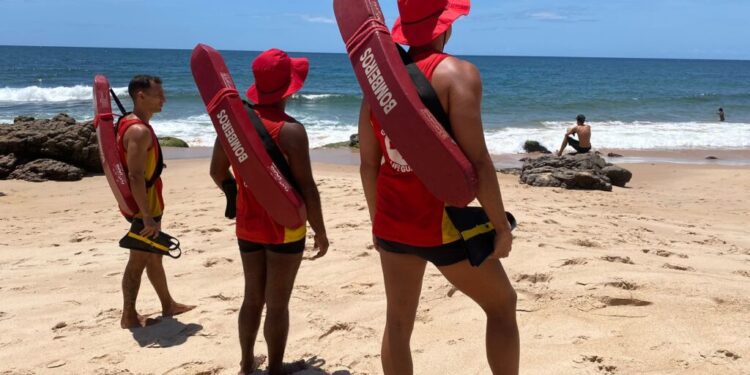 Bombeiros alertam para os cuidados nas praias durante o verão