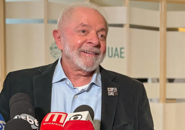 Lula confirma isenção do Imposto de Renda para quem ganha até 2 salários mínimos