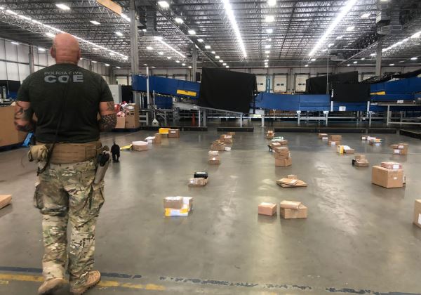 ‘Operação Correios’ apreende mais de 15 quilos de drogas em encomendas