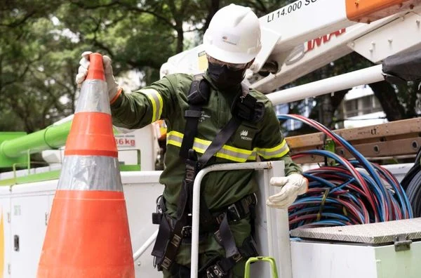Funcionário terceirizado da Coelba morre eletrocutado durante o trabalho em Catu