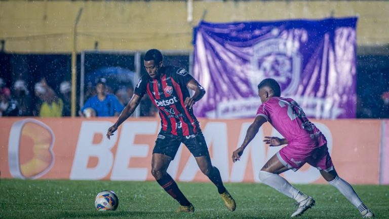 Vitória é surpreendido fora de casa e perde primeira no ano