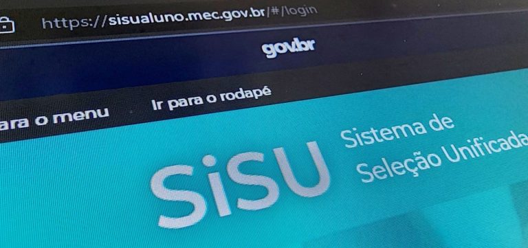 Universidades federais anulam lista de espera do Sisu por novo erro do MEC