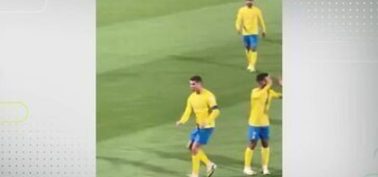 Cristiano Ronaldo é suspenso após fazer gesto ofensivo contra torcida rival