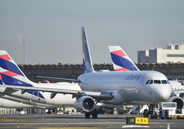 Com greve na Argentina, Latam e Gol cancelam voos para país vizinho